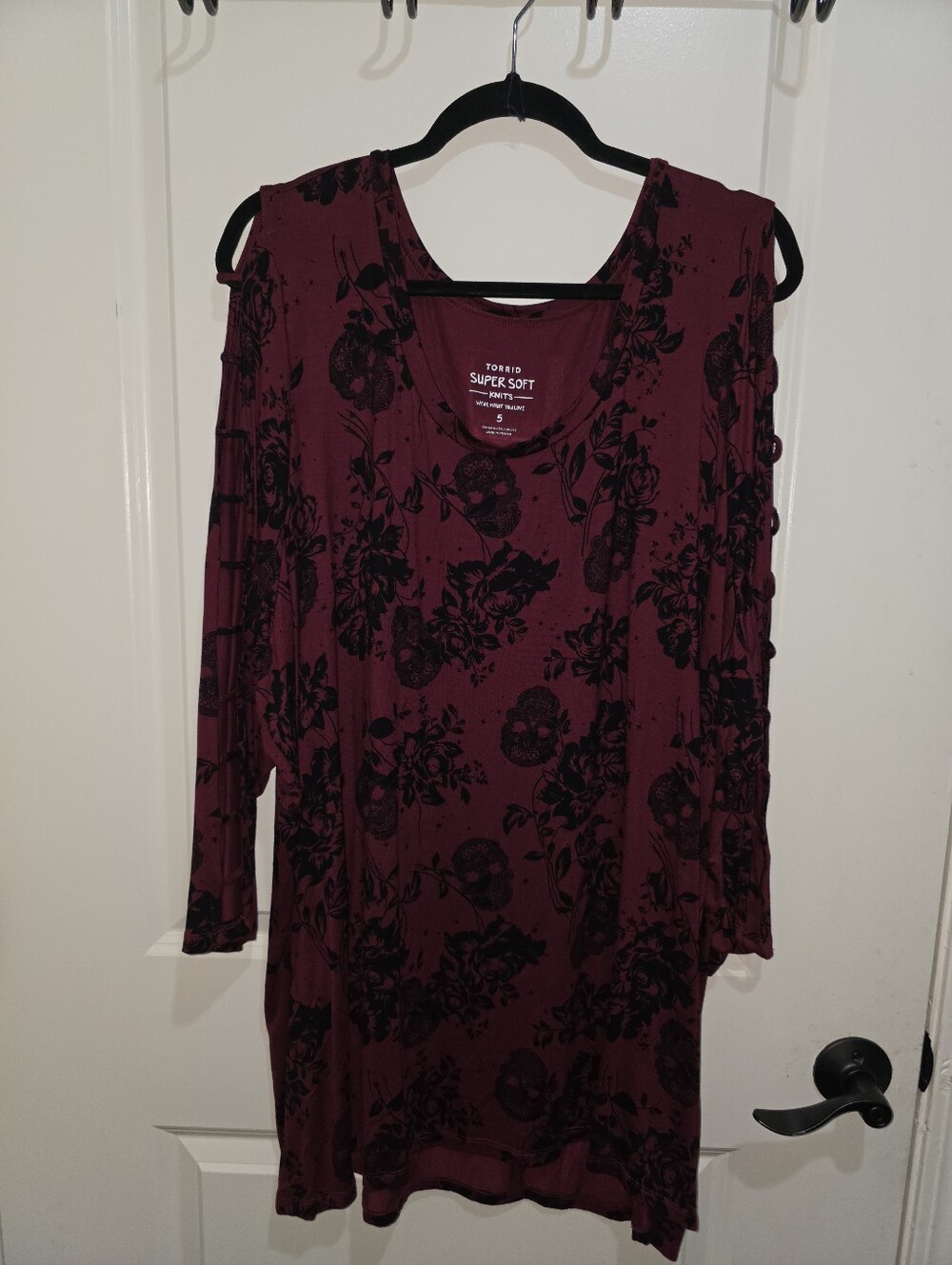 torrid Burgundy Floral & Skull Cold-Shoulder Tunic